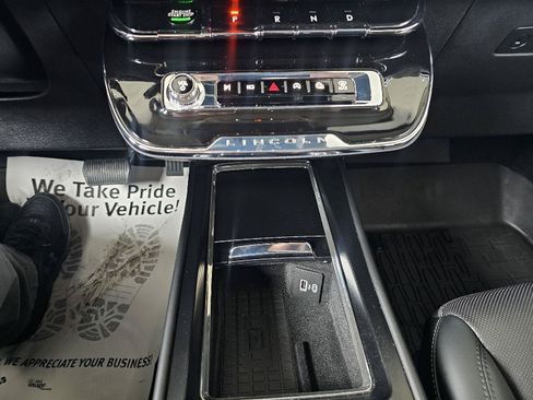 Used 2025 Lincoln Corsair AWD w/ Equipment Group 101A image 26