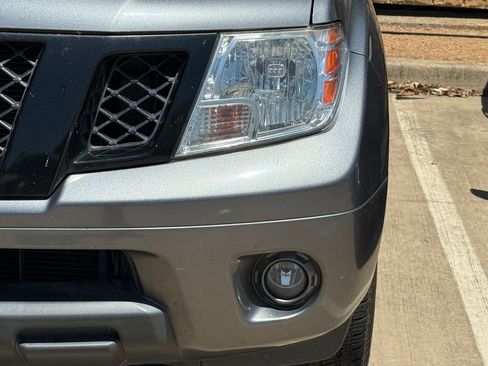 Used 2018 Nissan Frontier SV w/ Value Truck Package RWD image 4