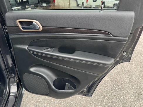 Used 2015 Jeep Grand Cherokee Limited image 41