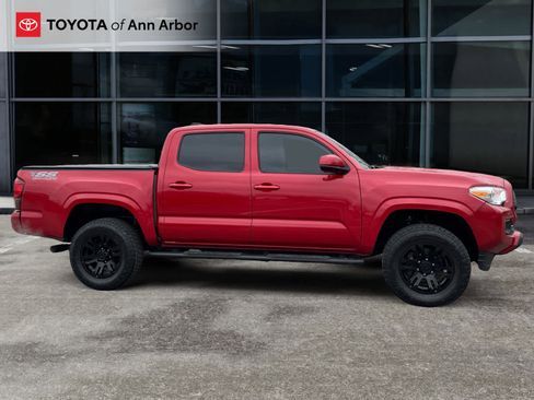 Used 2022 Toyota Tacoma SR image 11