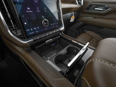 Used 2026 GMC Yukon XL Denali Ultimate w/ LPO, Floor Liner Package AWD/4WD image 24