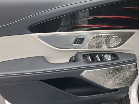 Certified 2024 Lincoln Nautilus Reserve w/ Equipment Group 203A image 12