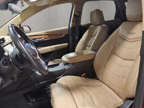 Used 2017 Cadillac XT5 Platinum w/ Driver Assist Package AWD/4WD image 13