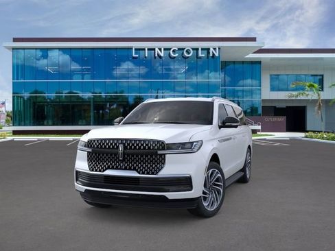New 2026 Lincoln Navigator L Premier AWD/4WD image 2