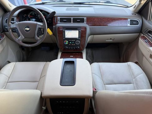 Used 2013 Chevrolet Tahoe LTZ AWD/4WD image 16