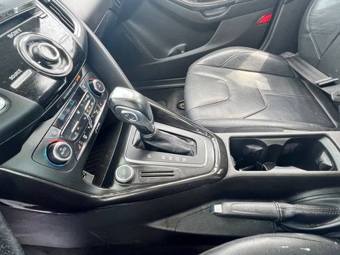 Used 2016 Ford Focus Titanium w/ Titanium Technology Package FWD image 25