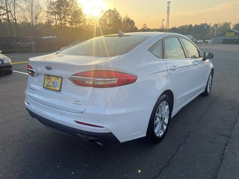 Used 2020 Ford Fusion SE image 4