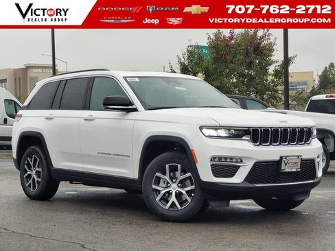 New 2025 Jeep Grand Cherokee Limited w/ Trailer Tow Package AWD/4WD image 1