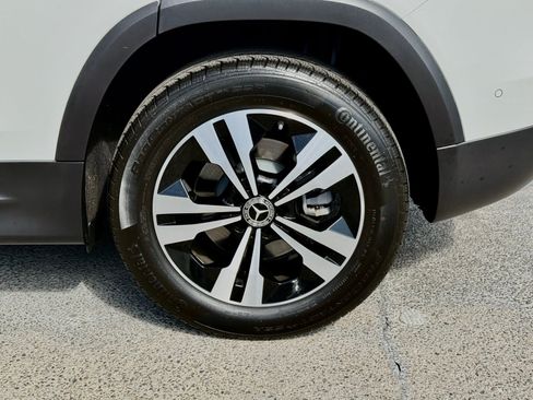 Used 2025 Mercedes-Benz GLB 250 image 20