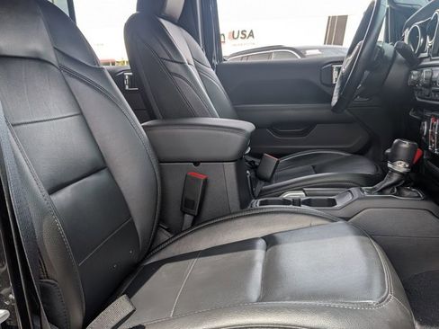 Used 2021 Jeep Wrangler Unlimited Sahara image 21