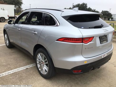 Used 2019 Jaguar F-PACE Prestige image 6