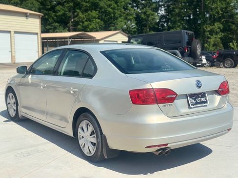 Used 2012 Volkswagen Jetta SE FWD image 5