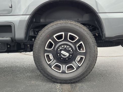 Used 2026 Ford F250 Platinum AWD/4WD image 11