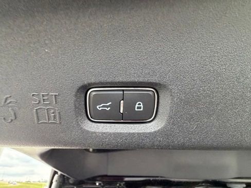 Used 2025 Ford Expedition Max Active AWD/4WD image 32