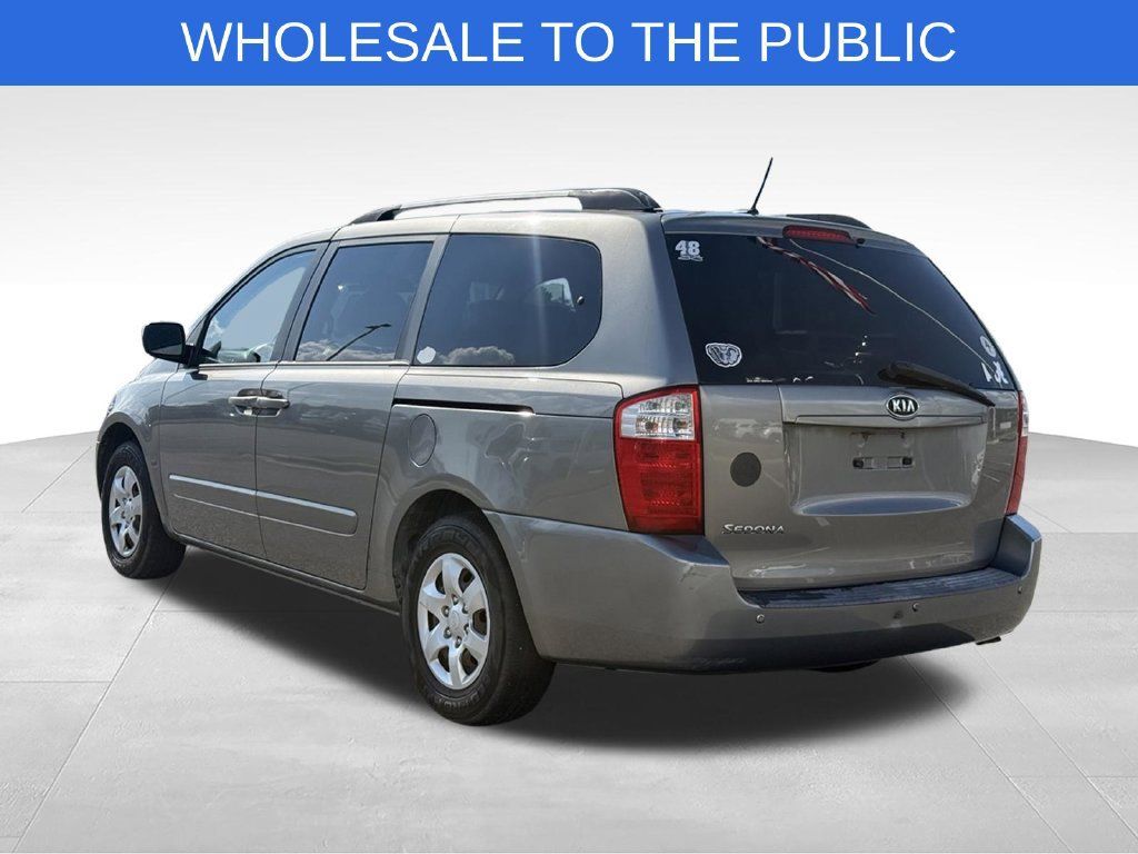 Used 2010 Kia Sedona LX FWD image 3
