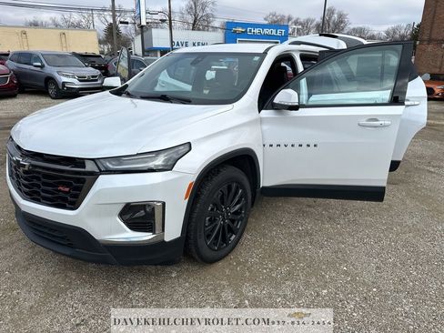 Used 2023 Chevrolet Traverse RS image 29