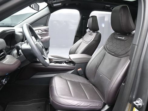 Certified 2025 Ford Explorer Platinum w/ Ultimate Package AWD/4WD image 10