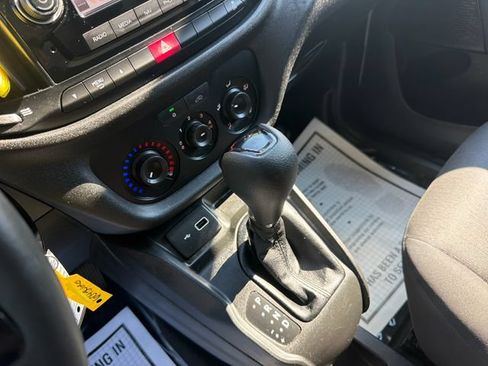 Used 2022 RAM ProMaster City Tradesman FWD image 21