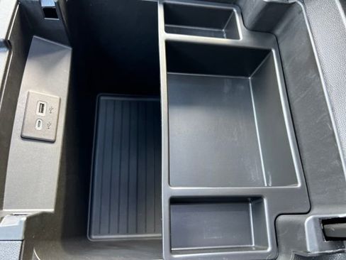 Certified 2024 GMC Yukon XL SLT w/ SLT Luxury Package image 22