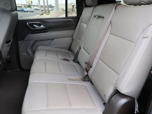 Used 2024 Chevrolet Suburban LT RWD image 25