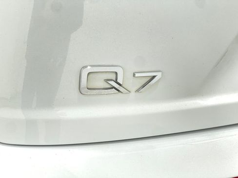 Used 2018 Audi Q7 3.0T Prestige w/ Prestige Package image 43