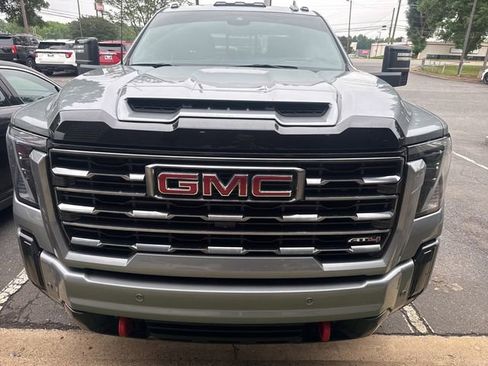 Used 2025 GMC Sierra 2500 AT4 w/ AT4 Premium Plus Package AWD/4WD image 8