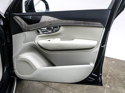 Used 2022 Volvo XC90 T8 Inscription w/ Advanced Package image 24