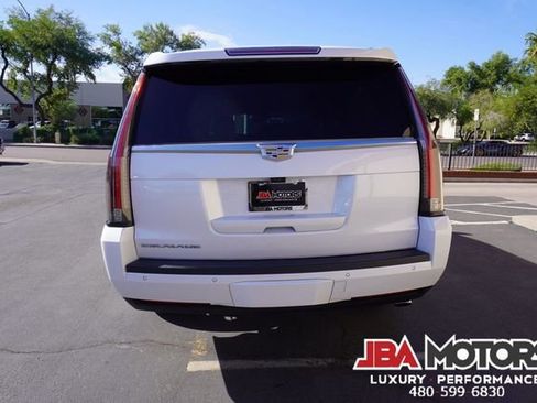 Used 2020 Cadillac Escalade ESV Platinum image 31