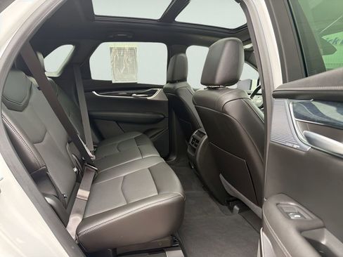 Used 2024 Cadillac XT5 Premium Luxury image 12