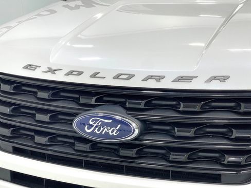 Used 2016 Ford Explorer Sport w/ Equipment Group 401A AWD/4WD image 39