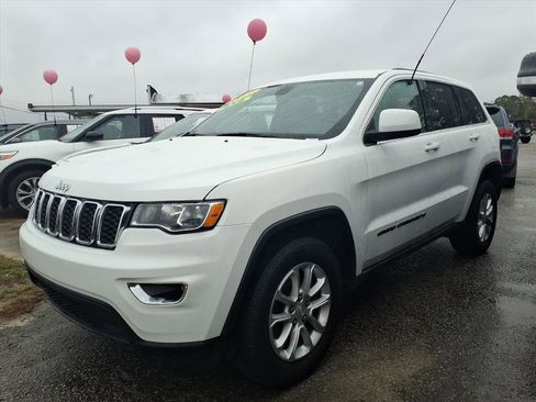 Used 2022 Jeep Grand Cherokee Laredo E image 4