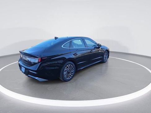 New 2025 Hyundai Sonata Limited image 9