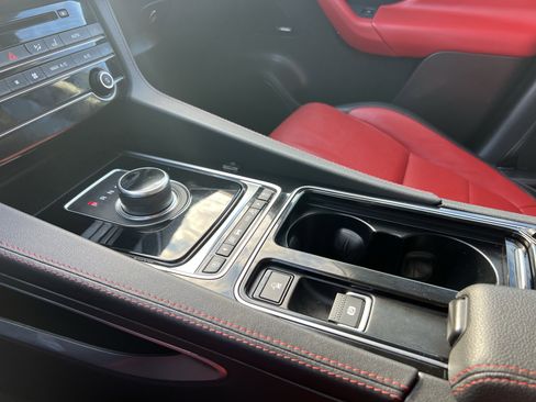 Used 2020 Jaguar F-PACE Checkered Flag image 28