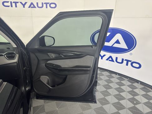 Used 2024 Chevrolet TrailBlazer LT w/ LT Cold Weather Package FWD image 38