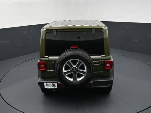 Used 2022 Jeep Wrangler Unlimited Sahara w/ LED Lighting Group AWD/4WD image 17