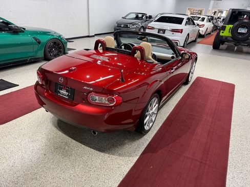 Used 2010 MAZDA MX-5 Miata Grand Touring w/ Premium Pkg RWD image 18