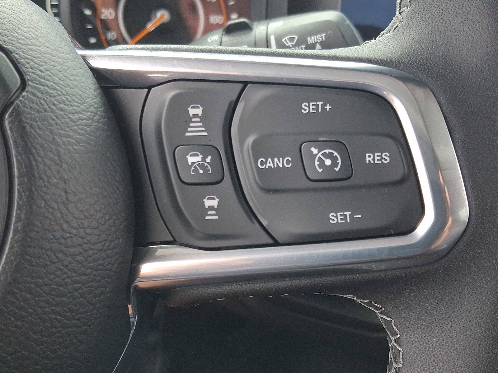 Used 2025 Jeep Wrangler Unlimited Sahara AWD/4WD image 22