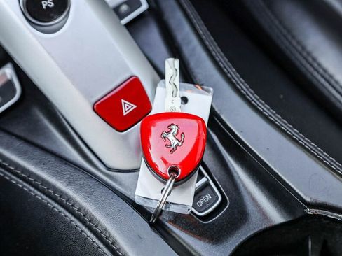 Used 2015 Ferrari California T RWD image 52