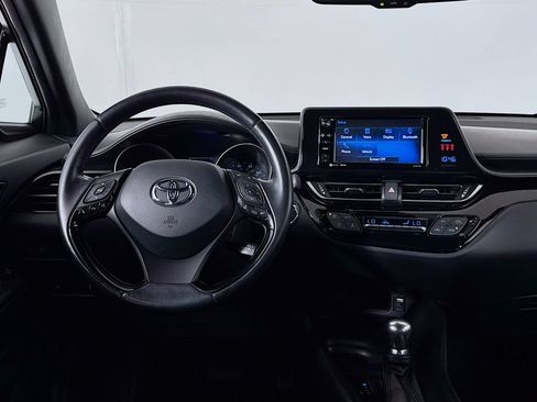 Used 2018 Toyota C-HR XLE FWD image 24