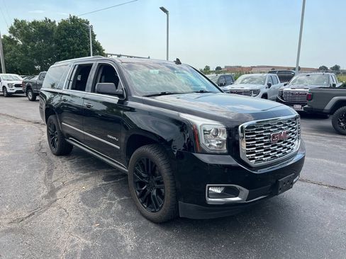 Used 2019 GMC Yukon XL Denali w/ Denali Ultimate Package AWD/4WD image 4