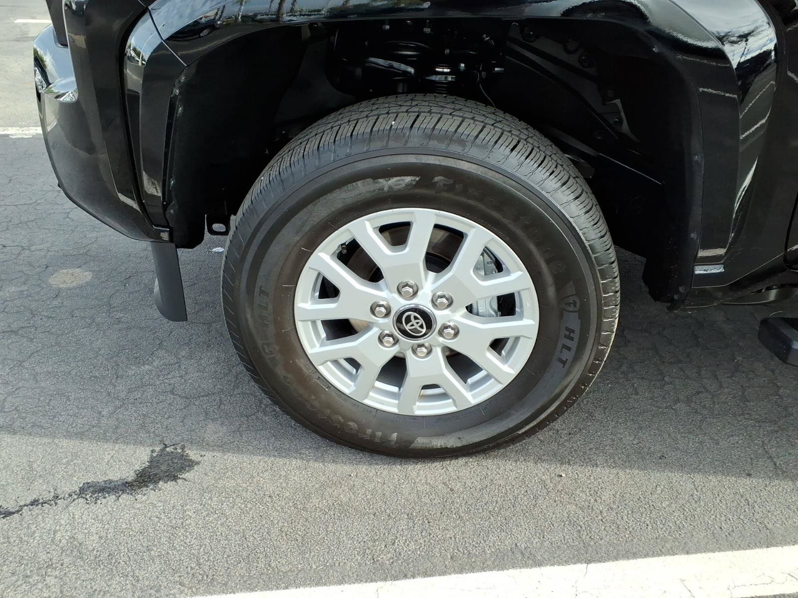Certified 2025 Toyota Tacoma SR5 AWD/4WD image 9