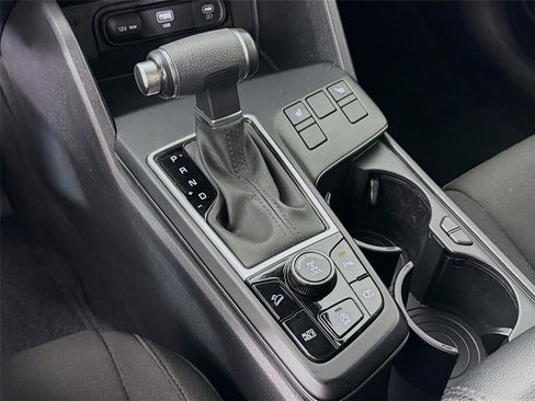 Used 2024 Kia Sportage LX image 17