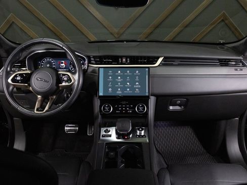 Used 2023 Jaguar F-PACE SVR image 4