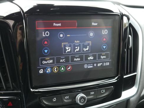 Used 2022 Chevrolet Traverse LT w/ LT Premium Package AWD/4WD image 22
