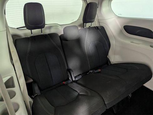 Used 2023 Chrysler Voyager LX image 20