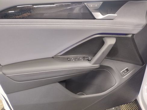 New 2025 Volkswagen Tiguan SE image 18