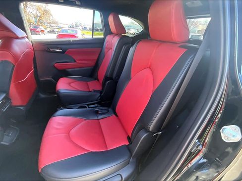 Used 2024 Toyota Highlander XSE image 20