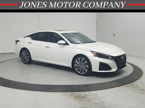Used 2024 Nissan Altima 2.5 SL FWD image 1
