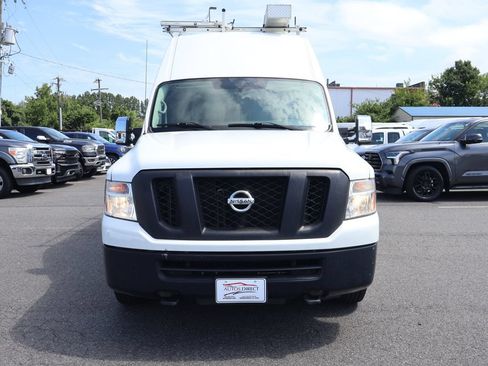 Used 2019 Nissan NV 3500 SV RWD image 2