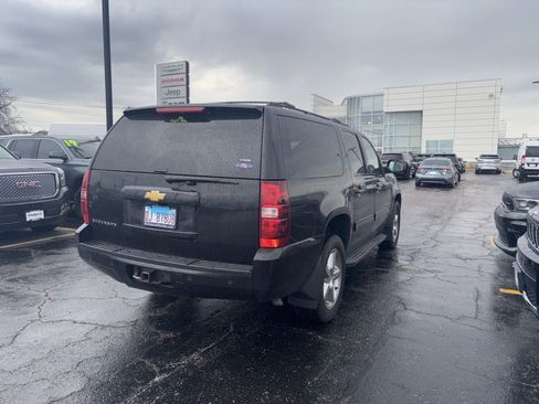 Used 2014 Chevrolet Suburban LT w/ Luxury Package image 3